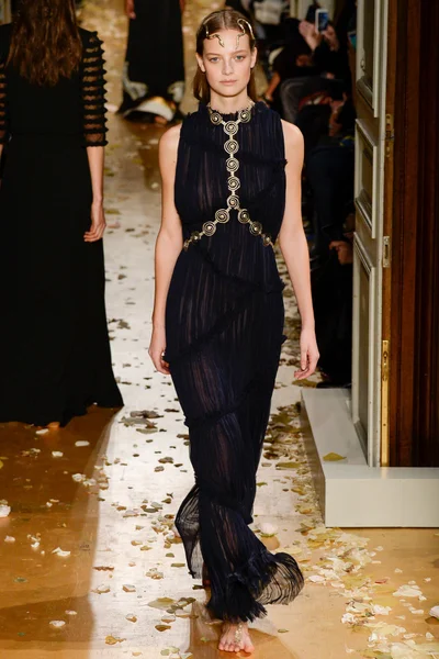 Look 48